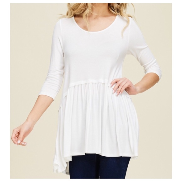 ✨LAST ONE ✨white loose fit ruffled hem tunic top - Picture 2 of 8